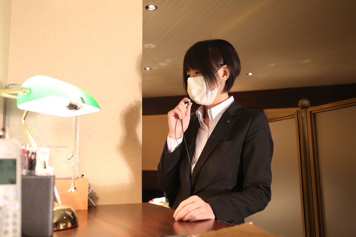 竹ノ塚で一番の老舗キャバクラ高級店ルパン乃小屋は、従業員・キャストのマスク着用をしています